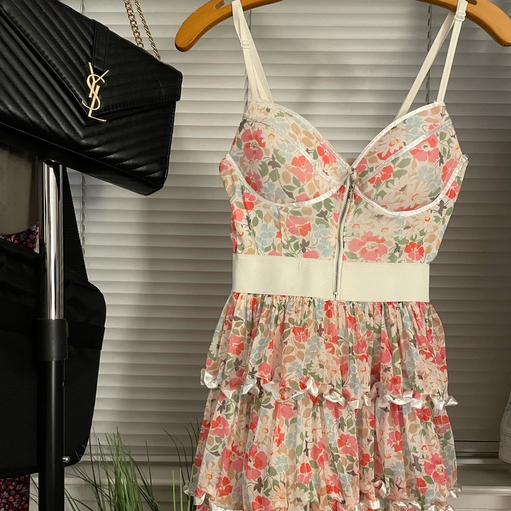 “RACHAEL & CHLOE FLOWER DRESS”